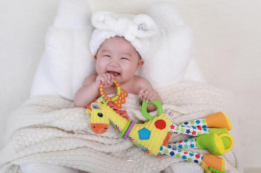 迁安市宝宝头上有白色的小点 迁安市宝宝头上有白色的小点